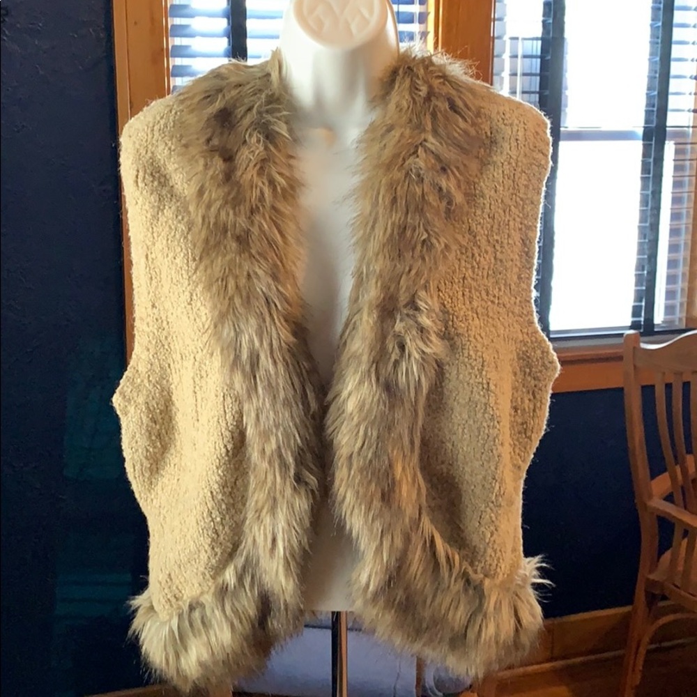 Women’s faux fur fashion vest
